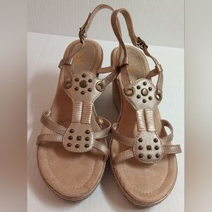 White Stride Metallic Shimmering Beaded Sandals Women's Size 9.5